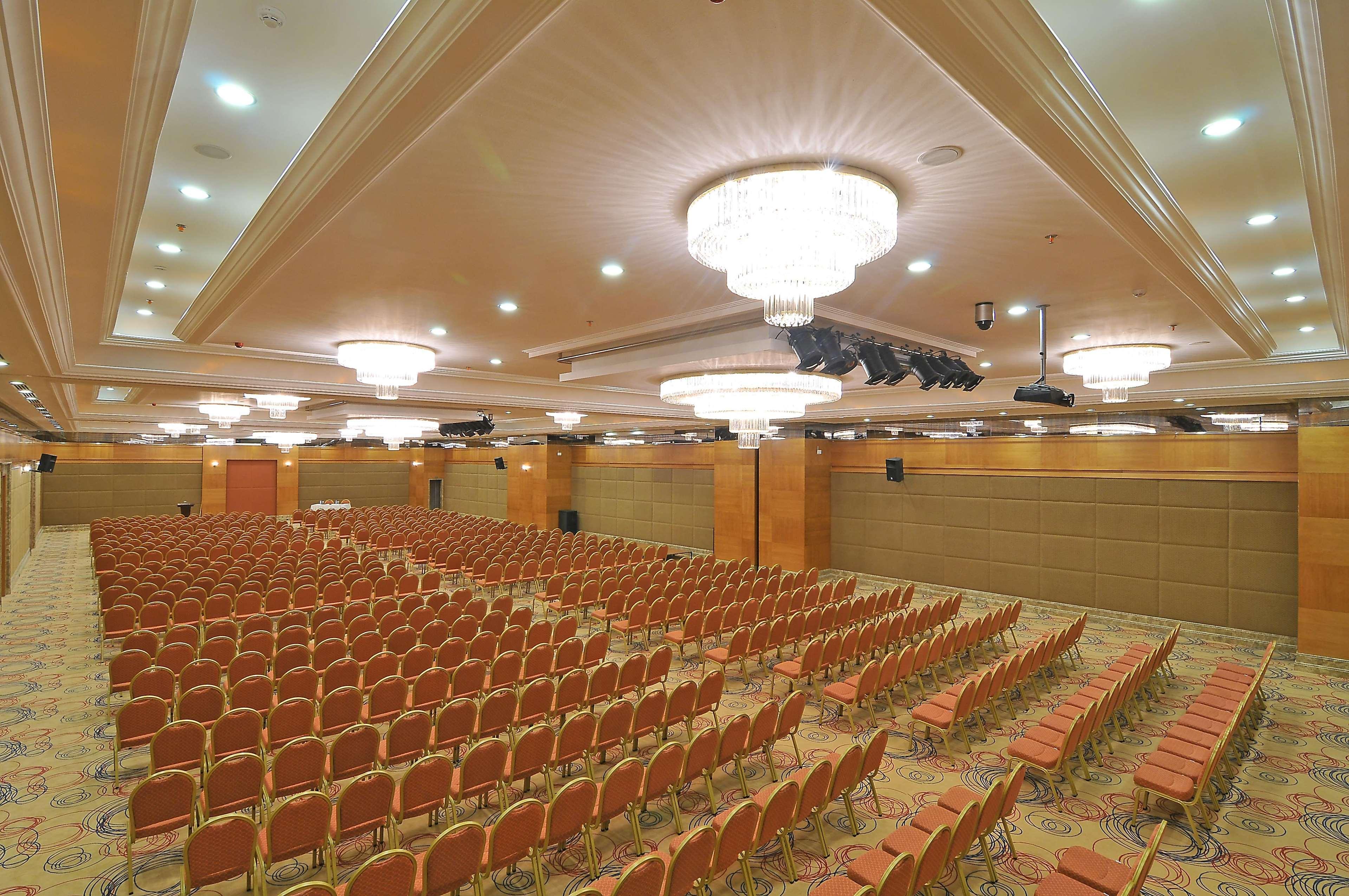 Doubletree By Hilton Van Εξωτερικό φωτογραφία