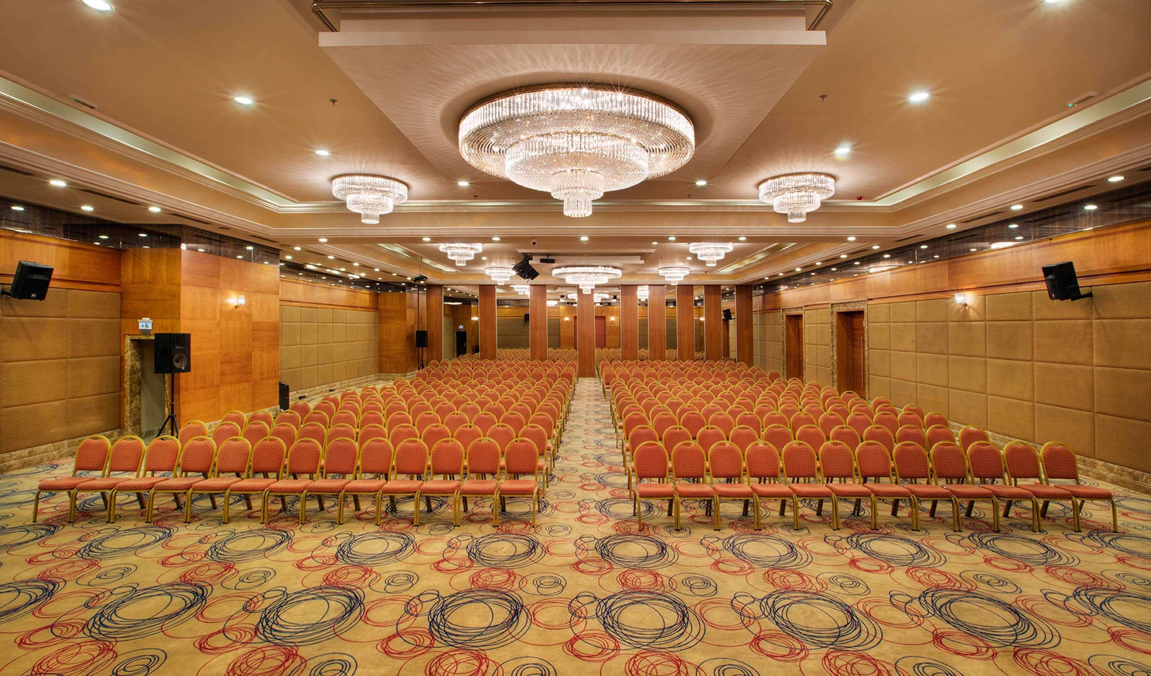 Doubletree By Hilton Van Εξωτερικό φωτογραφία