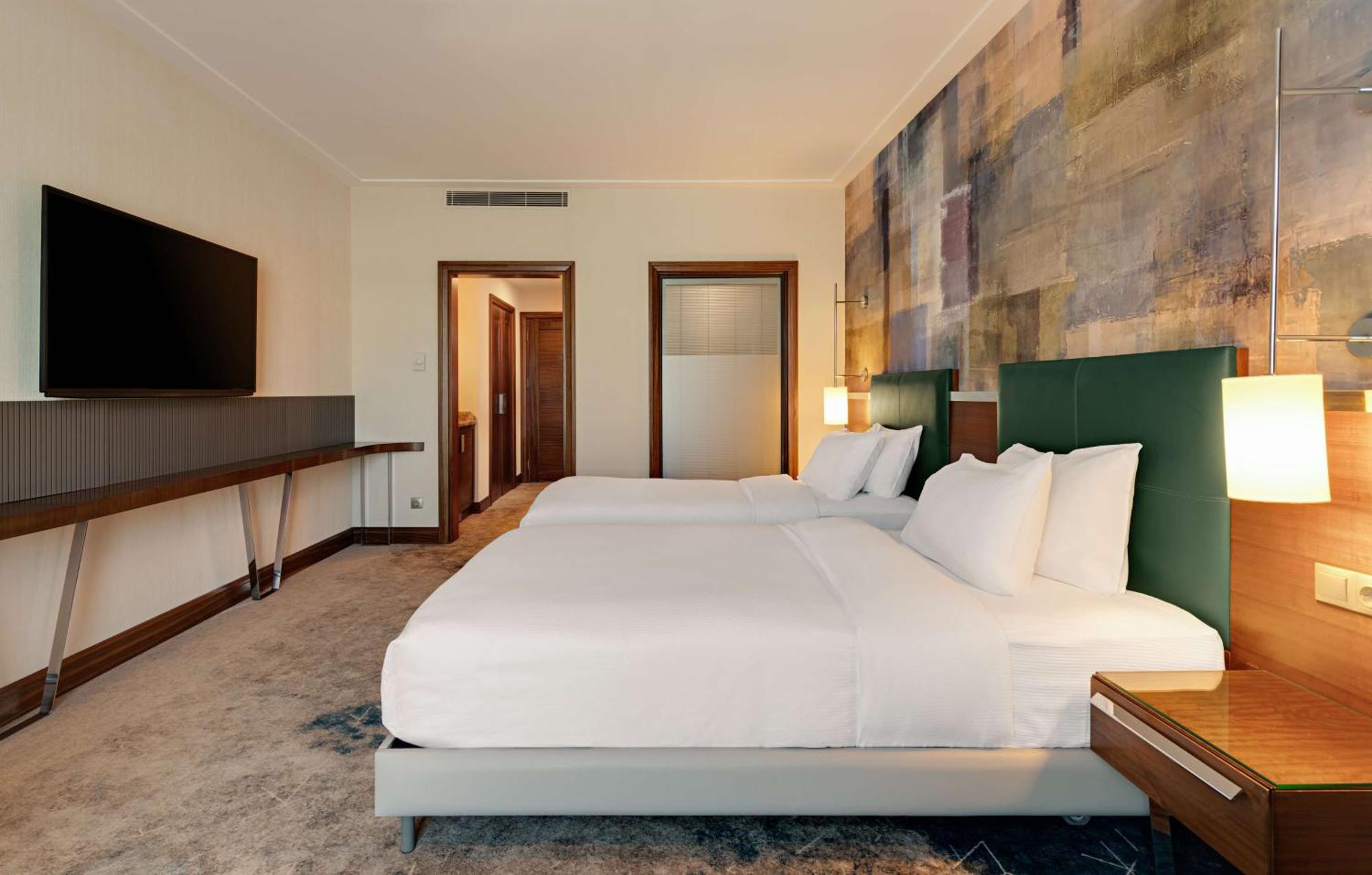 Doubletree By Hilton Van Εξωτερικό φωτογραφία