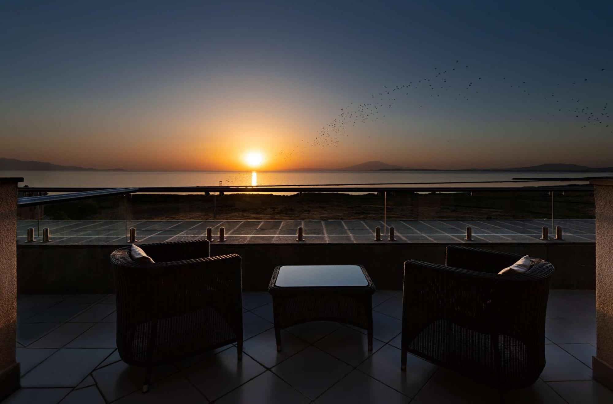 Doubletree By Hilton Van Εξωτερικό φωτογραφία