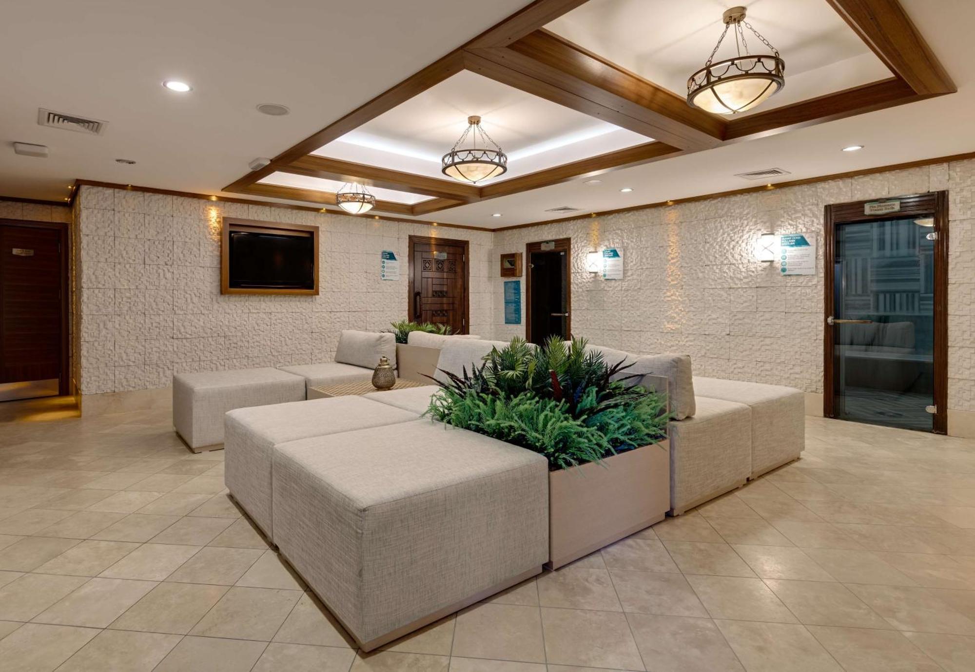 Doubletree By Hilton Van Εξωτερικό φωτογραφία