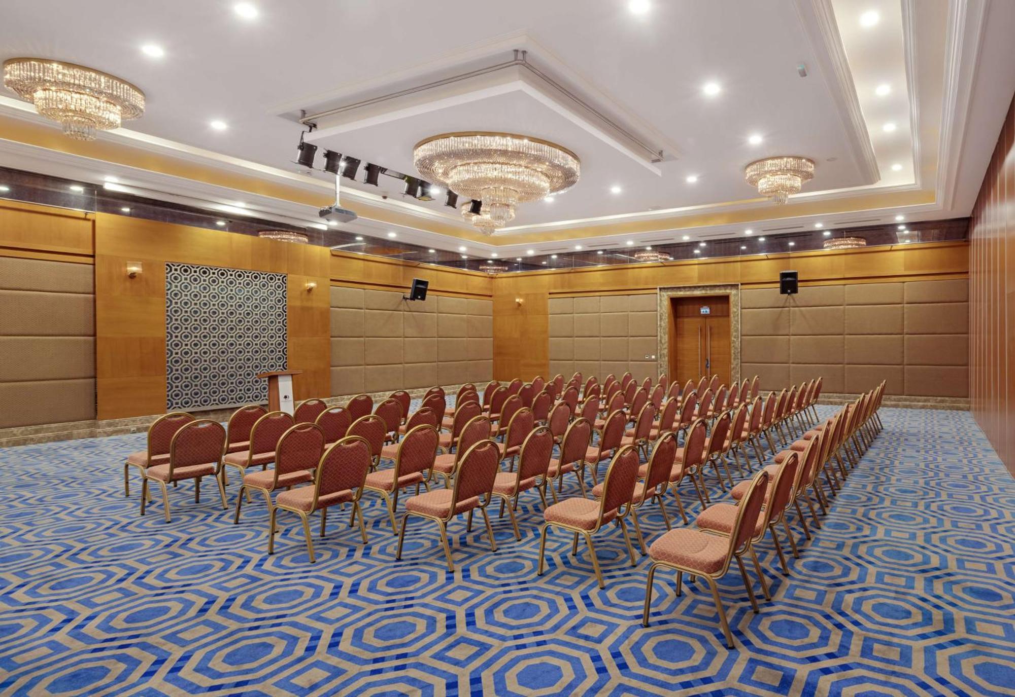 Doubletree By Hilton Van Εξωτερικό φωτογραφία