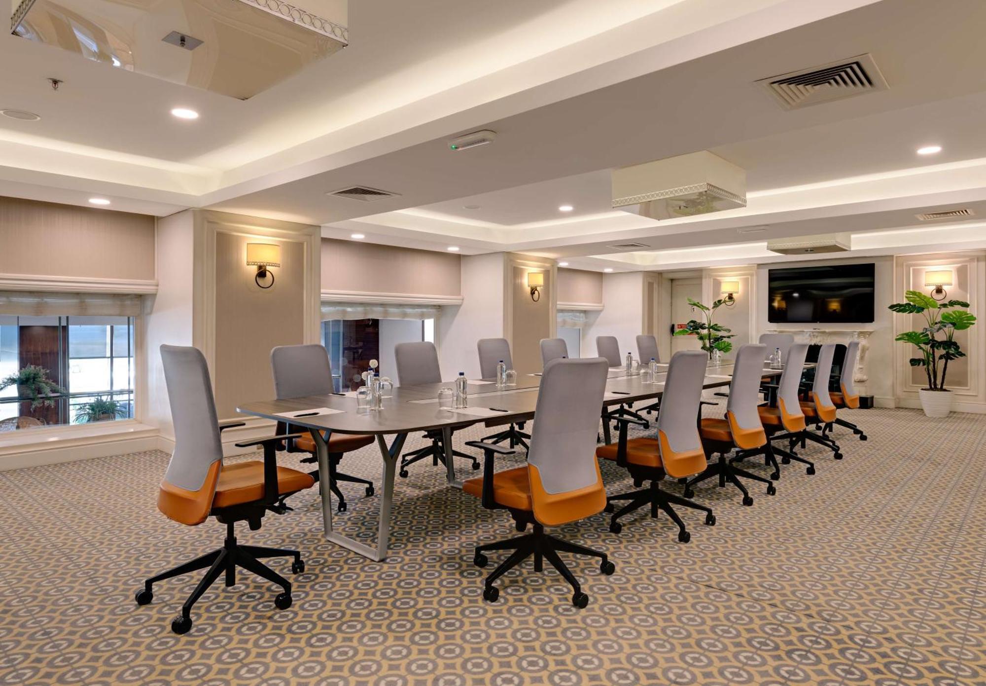 Doubletree By Hilton Van Εξωτερικό φωτογραφία