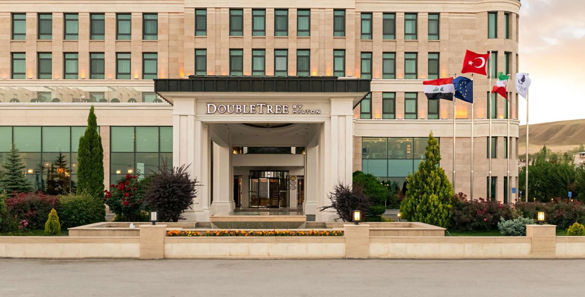 Doubletree By Hilton Van Εξωτερικό φωτογραφία